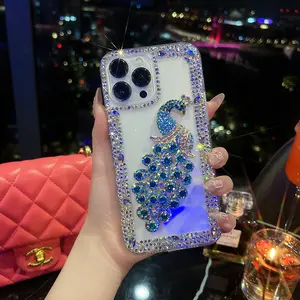 Luxuriöse kreative funkelnde Strass 3D Pfauenform handgefertigte Glitzer-Diamant-Hülle für iPhone 1514 13 12 11 Pro Max Hüllen