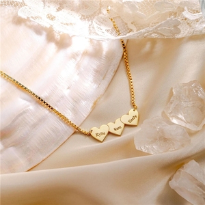 <span class=keywords><strong>Collana</strong></span> a Cuore <span class=keywords><strong>Personalizzabile</strong></span> in Acciaio Inossidabile Placcato Oro <span class=keywords><strong>con</strong></span> <span class=keywords><strong>Nome</strong></span> Inciso al Laser, un Prodotto di Nicchia - Product Image 4
