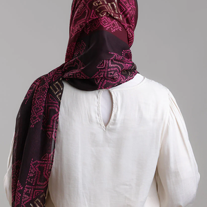 Hijab imprimé en mousseline de soie Offre Spéciale personnalisé de qualité supérieure pour les femmes musulmanes Collection d'automne pour la culture islamique du Moyen-Orient - Product Image 3
