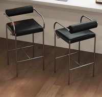 Tabouret en cuir à haute assise de style nordique, base en métal, design moderne et minimaliste, confortable, essentiel pour bar à domicile, mobilier de bar.