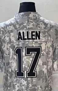 Chemises de maillot de football américain personnalisées pour femmes t-shirts d'été à épaules tombantes surdimensionnés avec garniture à rayures et col en V - Product Image 2