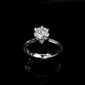 Anillo de Compromiso Clásico con Diamante Redondo, Plata 925, Engaste de Garras, Joyería Fina para Mujer - Product Image 2