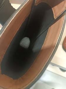 Bottes de moto femme en cuir de vachette avec conception de cheville à talon épais mi-baril vieille fermeture à glissière Maillard pour la saison d'hiver - Product Image 4