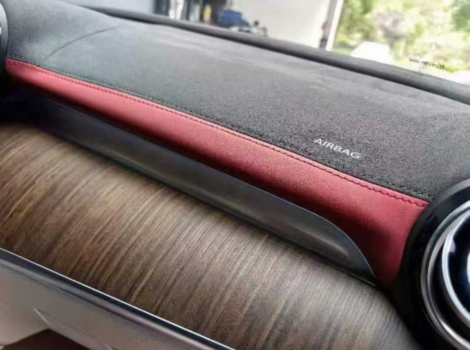 YL Dashboard Door Panel Is Grey and the Interior Material Is Durable ...