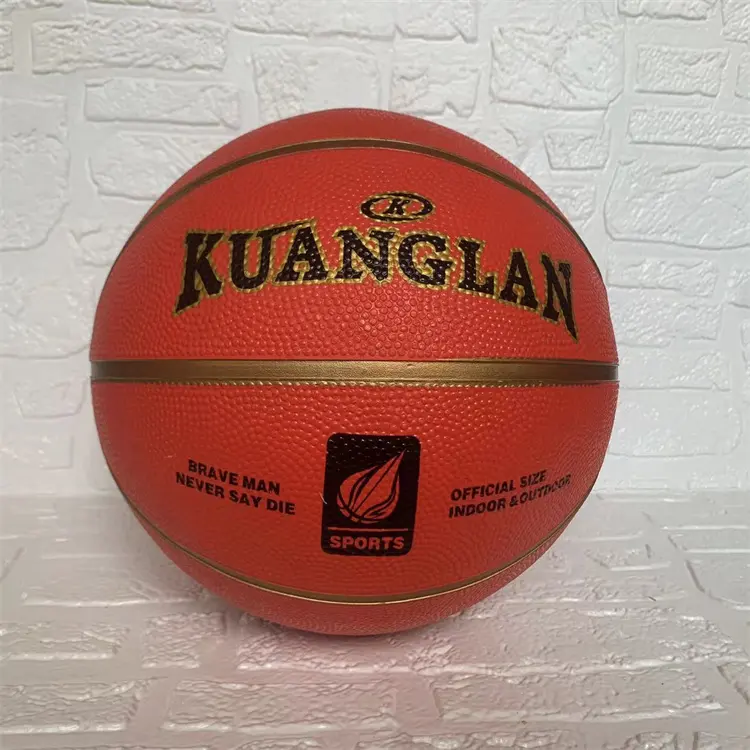 Ballons de basket-ball de haute qualité à prix réduits taille 7 basket-ball extérieur personnalisé pour l'entraînement