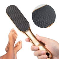 Râpe à pieds en verre nano de haute qualité à long manche pour éliminer les peaux mortes et les callosités