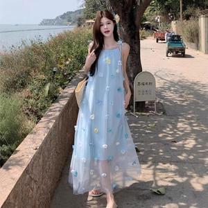 Vestido Maxi Floral con Cuello Halter, Cintura Natural, Secado Rápido, Corte Holgado, Decoración de Perlas, Ideal para la Playa, Turismo y Fiestas - Product Image 1