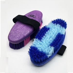 Fourniture d'usine poignée en plastique nettoyage brosse à <span class=keywords><strong>cheveux</strong></span> cheval Groomingh outil cheval corps brosse - Product Image 5
