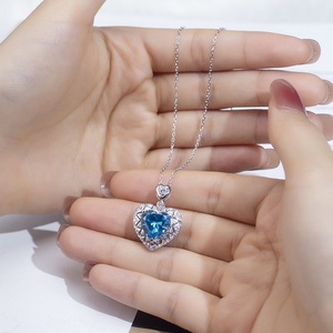 Collar de Plata Fina con Incrustaciones de Circonita Azul Corazón del Océano y Diamante de Alto Carbono Moissanite de Messi Jewelry - Product Image 5