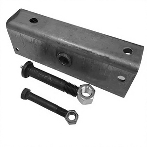 Kit d'égaliseurs de remorque et boulons de fixation pour ressorts à glissière de 2 po de large, 11 po de long, avec trou central de 7/8 po pour essieu de remorque - Product Image 1