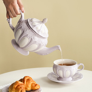 Set da caffè e tè in ceramica color crema retrò britannico in rilievo semplice creativo europeo tazza e bollitore personalizzati per il tè del pomeriggio - Product Image 4