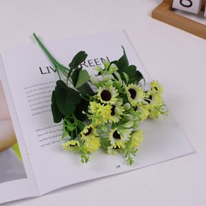 Ramo de Margaritas Artificiales Realistas Coreanas, Arreglo Floral Clásico Hecho a Mano con Flores de Seda para Decoración del Hogar, Sala de Estar y Comedor - Product Image 5