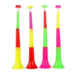 Vente en gros d'accessoires d'encouragement en plastique Klaxon de stade Vuvuzela à trois sections pour les activités de plein air
