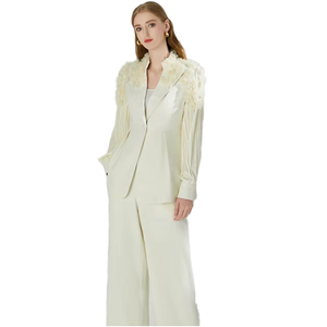 Completo Blazer Bianco Crema da <span class=keywords><strong>Donna</strong></span> con Decorazioni 3D, Maniche Plissettate e Pantaloni a Gamba Larga, Elegante Outfit Formale per Affari e Cene - Product Image 1