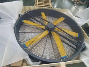 พัดลมอุตสาหกรรม HVLS แบบตั้งพื้นขนาดใหญ่ เส้นผ่านศูนย์กลาง 2 เมตร พร้อมมอเตอร์ PMSM ป้องกันน้ำและฝุ่นระดับ IP55 ครอบคลุมพื้นที่ 300 ตารางเมตร - Product Image 2