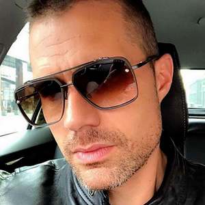 Lunettes de soleil 2025 personnalisées avec logo, monture carrée rétro, verres dégradés, protection UV400, grande monture métallique, pour la conduite, pour hommes et femmes - Product Image 1