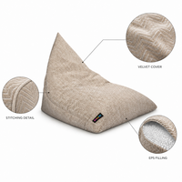 Fauteuil de relaxation d'extérieur moderne couleur beige, design best-seller, fauteuil pouf triangulaire Garuda, chaise longue pouf
