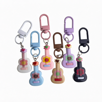 Gitar Mini Plastik Lucu Warna-warni Bunga Hati Alat Musik Kreatif Gantungan Tas Hadiah Promosi Gitar Mini Grosir