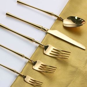 Juego de Cubiertos Premium Nórdicos de Diseño Delgado y Sencillo en Color Dorado Champán - Product Image 1