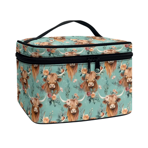 Bolsa de Maquillaje Portátil con Cierre y Asa Suave, Diseño de Vaca Highland Verde Menta, para Viaje, Uso Diario, Regalo, Organizador de Cosméticos, Duradera y Moderna - Product Image 1