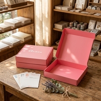 Cajas de Embalaje para Ropa de Color Rosa, Venta Directa de Fábrica, con Laminación y Esponja, Cajas de Envío con Forro y Logotipo Personalizado