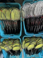Jeu de badminton personnalisé en vente directe en usine Raquette de badminton en acier bon marché en gros