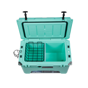 Glacière isotherme Kuer B 45Qt, moulée par rotation, blanche, portable, avec ouvre-bouteille et trou de vidange, pour le camping et les activités de plein air - Product Image 3