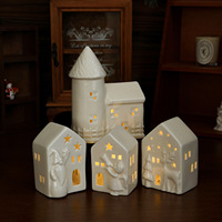 Nouvel Ornement en Céramique avec Lumières LED, Maison de Noël, Design Creux Européen, pour Décoration de Bureau, en Stock.