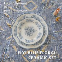 Service de table en porcelaine écologique de forme irrégulière, motif floral bleu, style rétro français romantique - Assiettes, tasses à café, assiette à steak