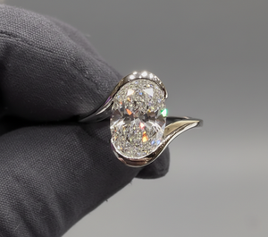 Anillo de Platino con Diamantes Premium, Banda de Platino Refinado y Detalle de Piedras Brillantes para Mujer, Regalo Nupcial y de Moda - Product Image 4