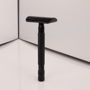 ปืนสีดำโลหะผสมสังกะสีสไตล์ผู้ชายเคราที่กำหนดเองตัดผมความปลอดภัยมีดโกนสแตนเลสคู่ขอบใบมีดมีดโกน - Product Image 5