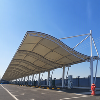 Structure de carport architecturale en PVDF robuste avec certification CE, OEM, ODM, structure d'ombrage pour parking à poteaux simples pour l'immobilier