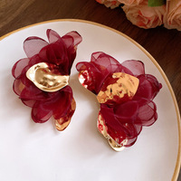 Boucles d'oreilles de luxe rouges haut de gamme en forme de fleur de diamant pour femme, style vintage, à la mode, polyvalentes, bijoux de fête, directement de l'usine