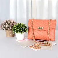 Новая модная маленькая квадратная сумка-конверт для женщин, тренд, стильная сумка-сумочка-раскладушка с цепочкой, женская сумка через плечо