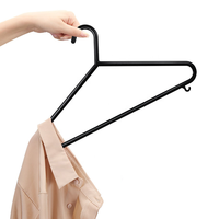 Robuste Flexible Kunststoff-Kleiderbügel Platzsparende Umweltfreundliche Kleiderschrank-Organizer Großhandel