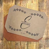 Sous-verres en cuir PU gravés au laser de luxe en gros, sous-verres en similicuir personnalisables gravables au laser