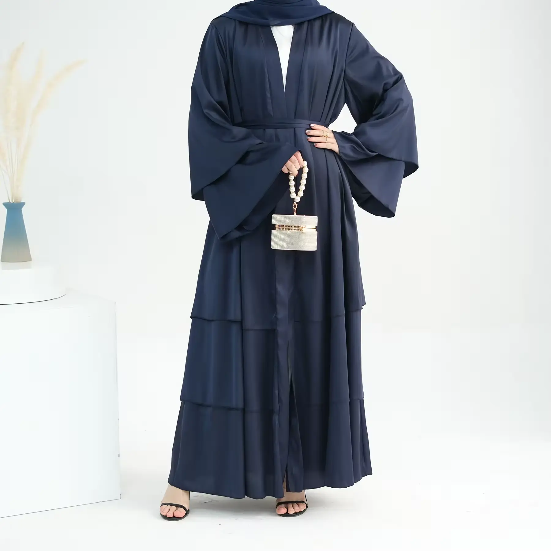 2024 नई अबाया डिजाइन सुरुचिपूर्ण साटन अबाया मामूली बड़ी 3 परतें खुली अबाया पारंपरिक मुस्लिम कपड़े महिला मुस्लिम पोशाक