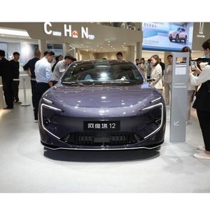 Offre Spéciale 2024 Changan Avatar 12 650 700Km Trois Laser Rwd Ev Sedan Avatr 12 Voiture Électrique Berline - Product Image 1