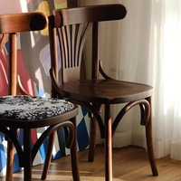Chaise en bois VL à assise et dossier rembourrés, idéale pour cuisine, salle à manger et restaurant – Vente en gros