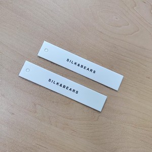 Étiquettes suspendues personnalisées 700g pour vêtements, étiquettes en papier imprimées pour perruques et bijoux, étiquettes de marque pour entreprises et boutiques avec votre propre logo imprimé - Product Image 3