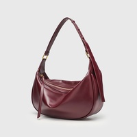 Sac bandoulière demi-lune tendance en cuir PU durable pour femme, petit sac de bras grande capacité avec fermeture éclair, couleur unie