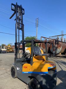 Montacargas TCM Usado de 3 Toneladas, Montacargas TCM de Segunda Mano con Motor Diésel, Tracción en las Cuatro Ruedas, Estructura de Tres Secciones, Altura de Elevación de 4.5 m - Product Image 3