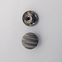 Personnalisable 4-Part Button Press Machine Metal Snap Button Maker pour Jeans Shirts Clothes Custom Logo Square Button Maker