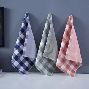 Serviette de toilette moderne en coton zéro-torsion avec motif à carreaux, écologique et réutilisable pour la maison, l'hôtel et le spa, vente en gros - Product Image 1