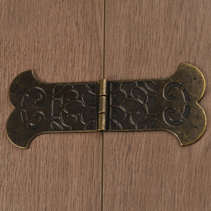 Traditional Zinc Alloy Furniture Hinge 4 Mm Thickness Surface Mount For Handicrafts Durable Design - Product Image 4