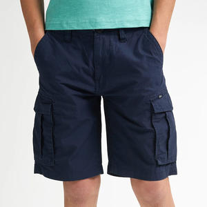 Cómodos pantalones cortos Cargo para niños diseñados para usar durante todo el día con material transpirable y características prácticas perfectas para el verano - Product Image 6
