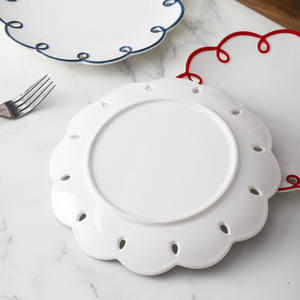 Assiettes de présentation en <span class=keywords><strong>porcelaine</strong></span> écologiques à bord rouge pour restaurant, fête, <span class=keywords><strong>service</strong></span> de desserts, vente en gros - Product Image 6