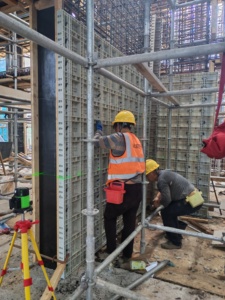 Coffrage en béton réglable moderne blanc, léger, en plastique, pour le traitement des surfaces de murs, de colonnes et de dalles - Product Image 6