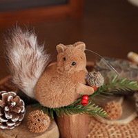 Décoration de Noël suspendue, écureuil en peluche, ornements d'écureuil de Noël pour les décorations de Noël et de l'hiver
