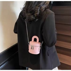 Bolso minimalista de piel auténtica con cordón ajustable cosido a mano estilo vintage hecho a mano - Product Image 6